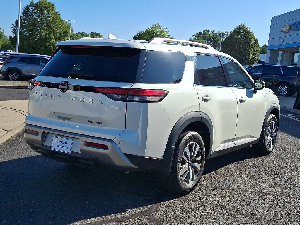Used 2022 Nissan Pathfinder SL AWD/4WD image 8