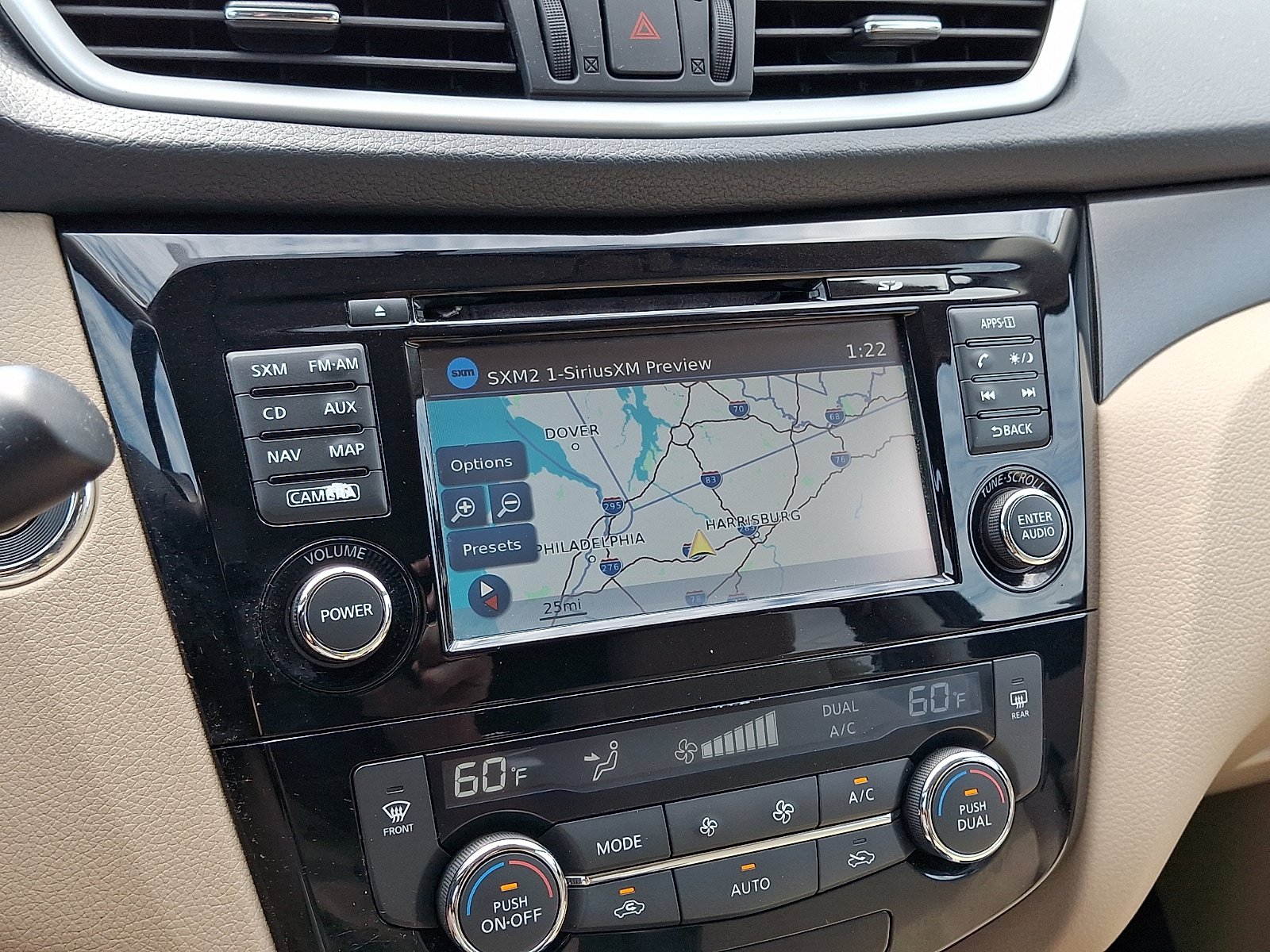 Used 2016 Nissan Rogue SV w/ SV Premium Package FWD image 18