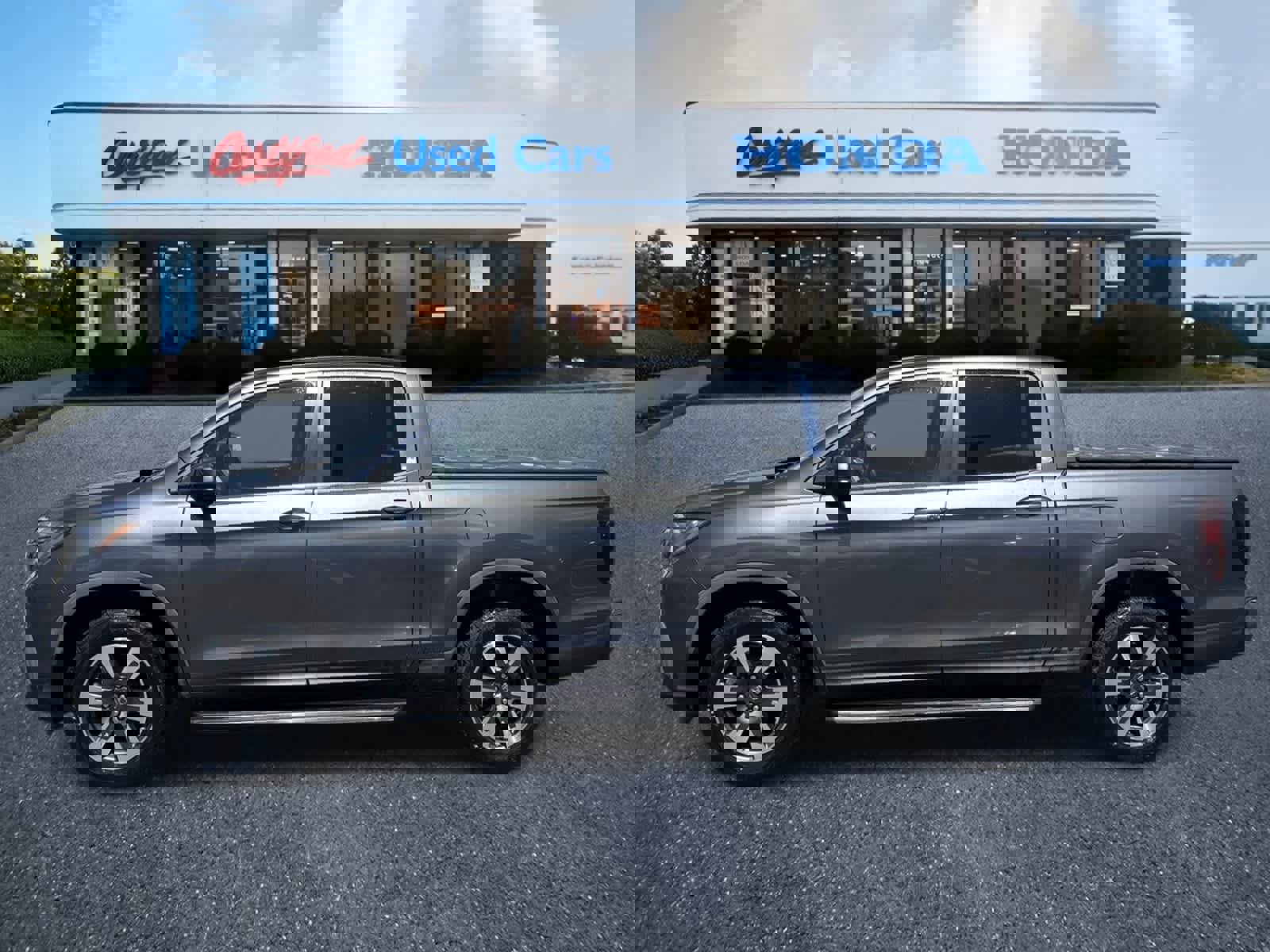 Used 2017 Honda Ridgeline RTL-T image 2