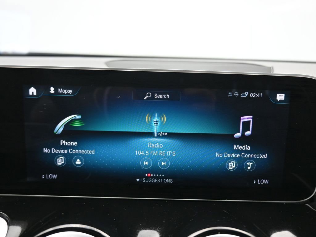 Used 2021 Mercedes-Benz GLB 250 4MATIC w/ Premium Package image 18