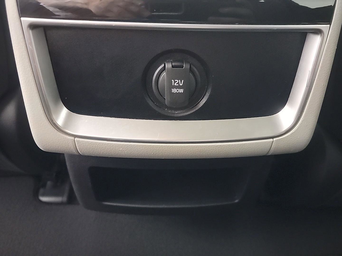 Used 2024 Kia Carnival EX image 21