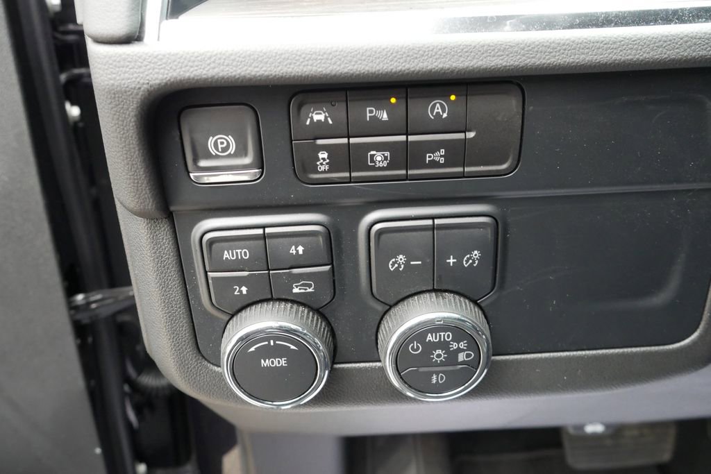 Used 2025 Chevrolet Tahoe LT w/ Comfort Package image 11