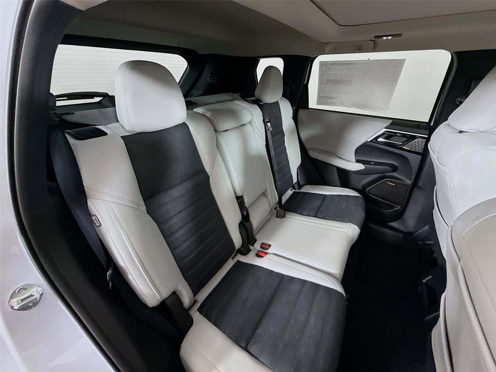 New 2026 Mitsubishi Outlander SE image 25