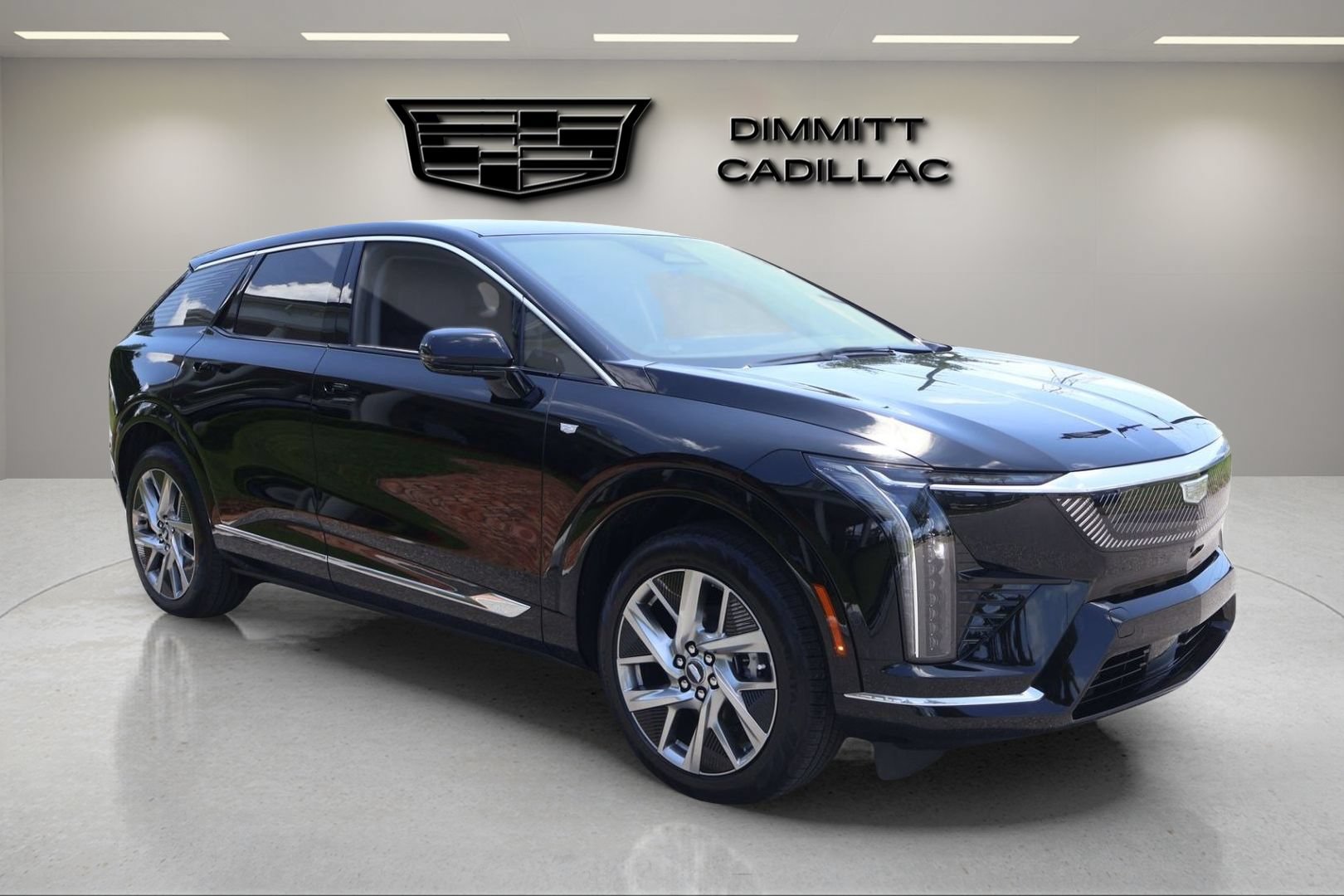 New 2026 Cadillac Optiq Luxury 2 RWD image 3
