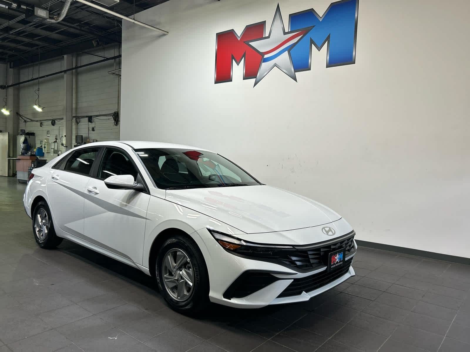 New 2026 Hyundai Elantra SE FWD image 2