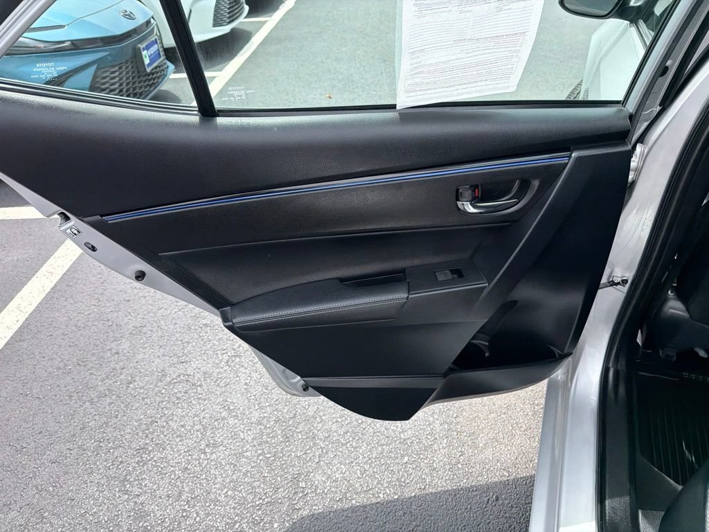 Used 2017 Toyota Corolla SE w/ Carpet Mat Package (TMS) FWD image 16