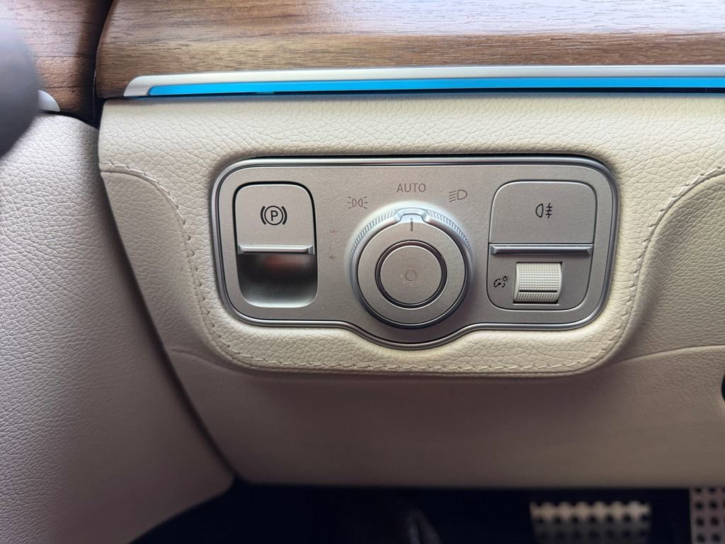 Certified 2023 Mercedes-Benz GLS 580 4MATIC image 22