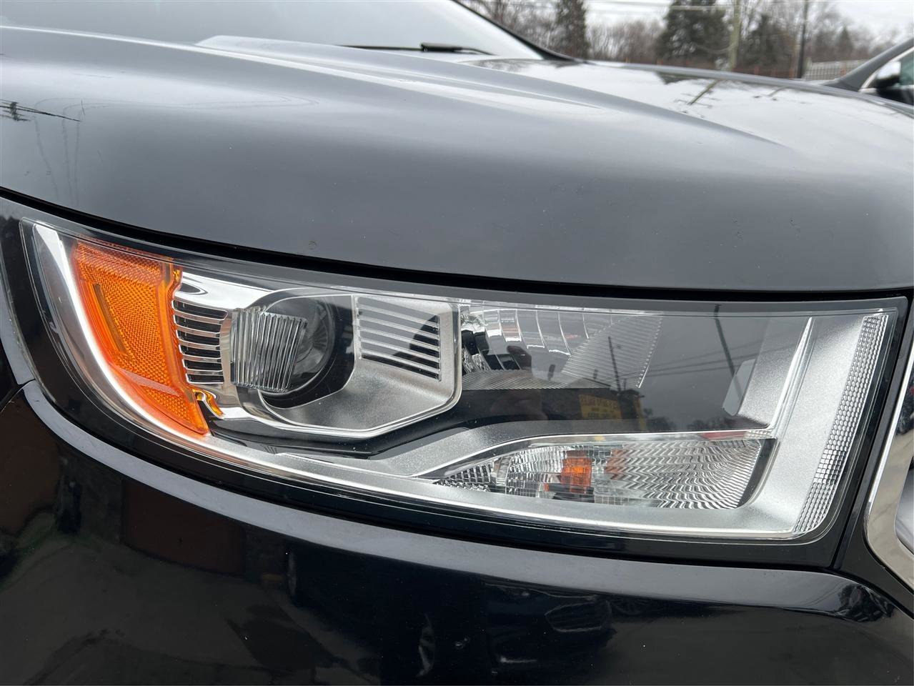 Used 2018 Ford Edge SE image 20