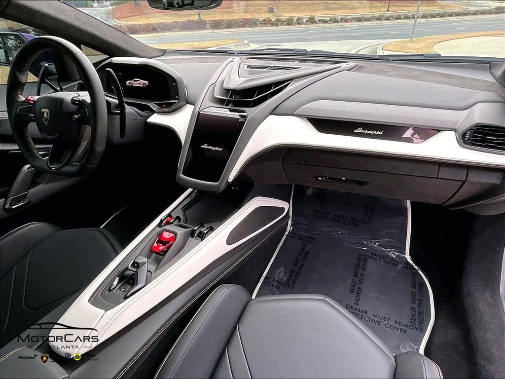 Used 2024 Lamborghini Revuelto image 15