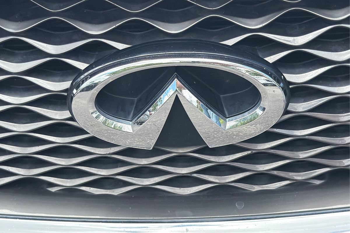 Used 2018 INFINITI Q50 Luxe w/ Essential Package (3.0T Luxe) AWD/4WD image 29