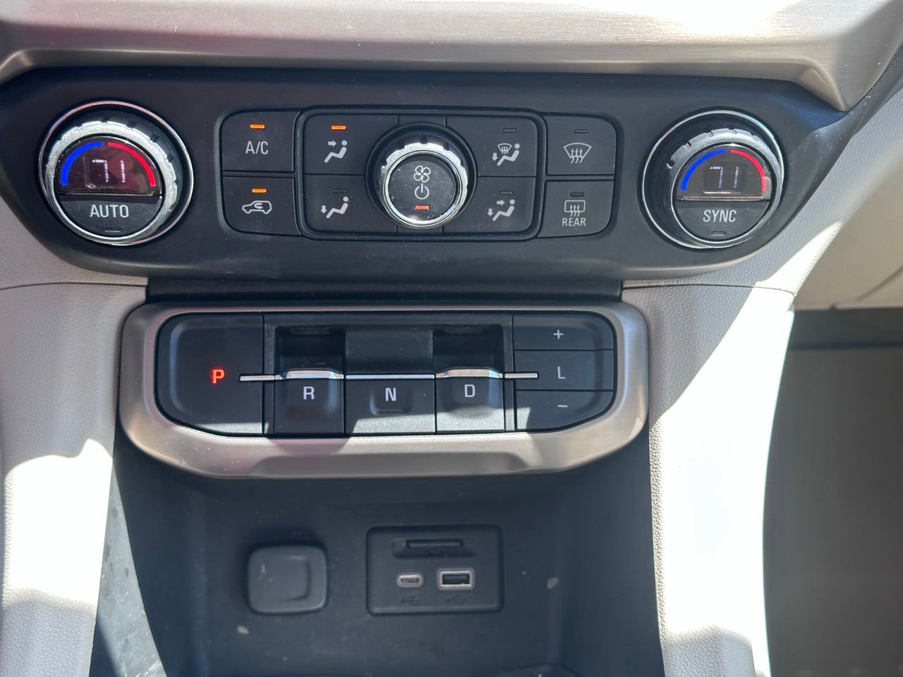 Used 2021 GMC Acadia Denali AWD/4WD image 36