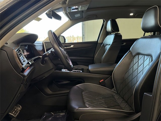 Used 2024 Volkswagen Atlas SEL Premium R-Line image 22