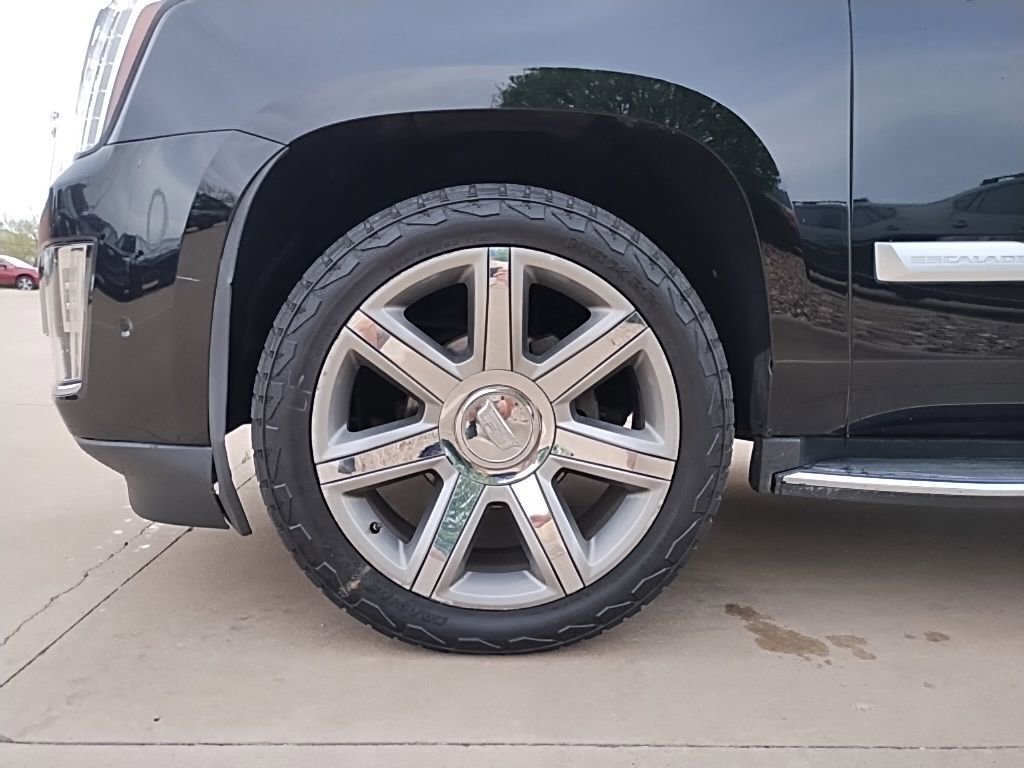 Used 2018 Cadillac Escalade ESV Premium Luxury AWD/4WD image 14