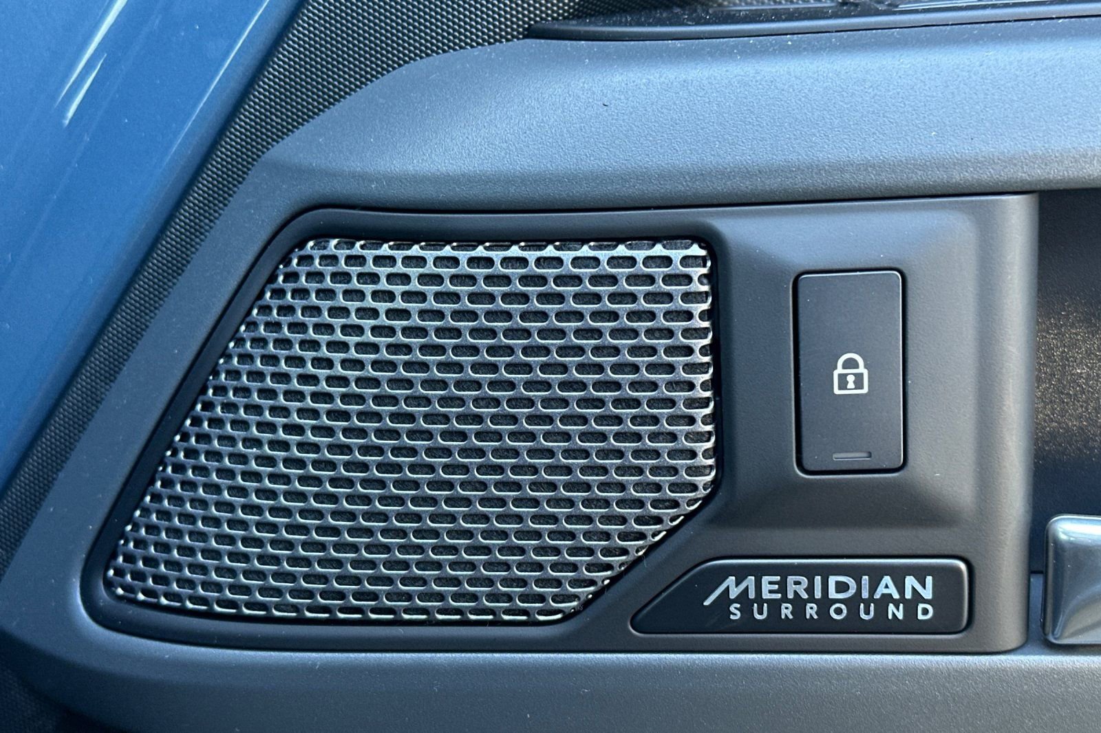 Used 2023 Land Rover Defender 110 X-Dynamic SE image 22