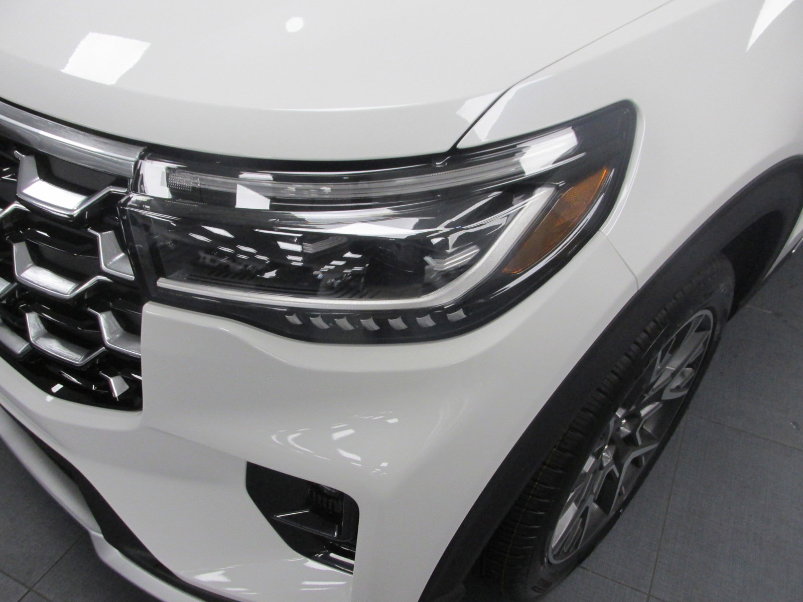 New 2025 Ford Explorer Platinum w/ Ultimate Package image 7
