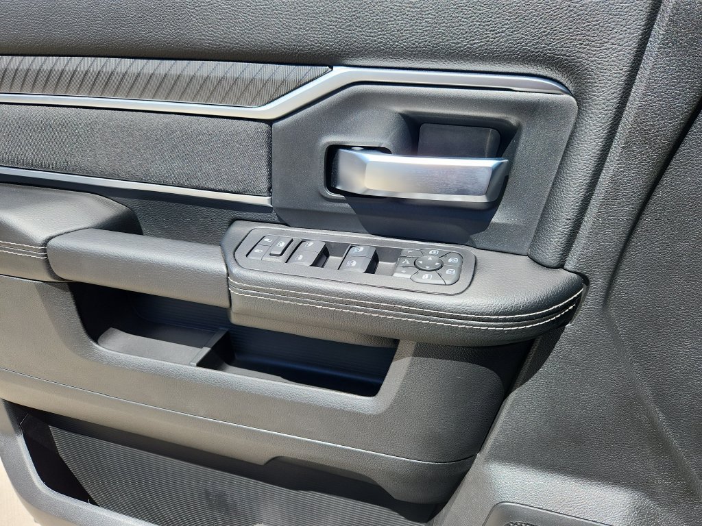 New 2026 RAM 2500 Big Horn AWD/4WD image 6