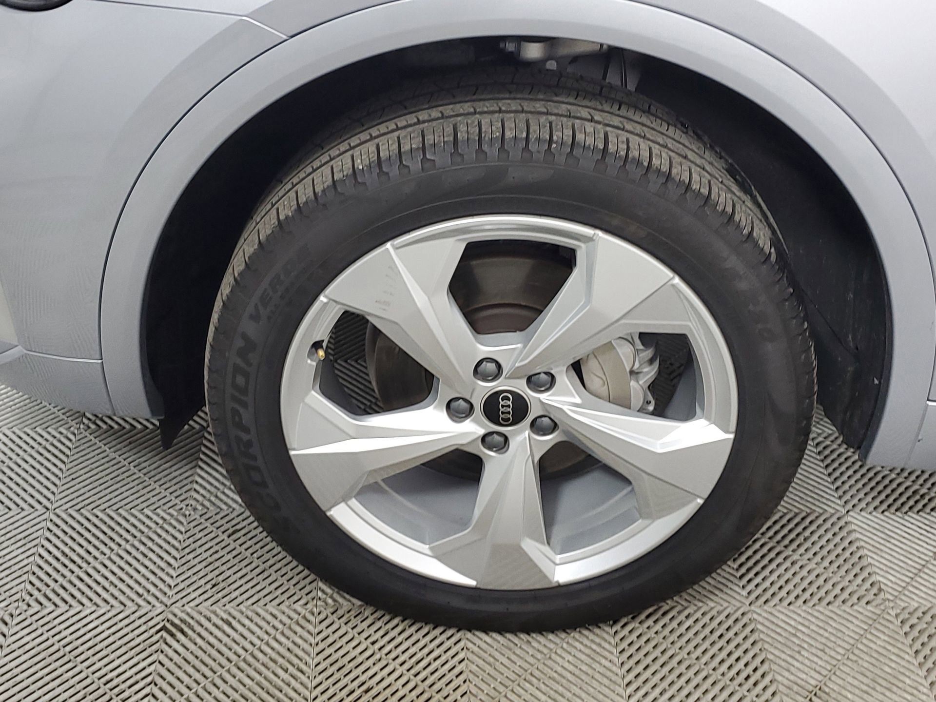 Certified 2024 Audi Q5 2.0T Premium Plus image 17