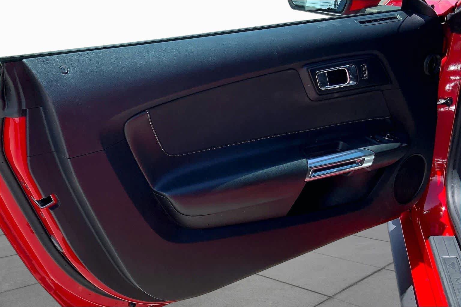 Used 2015 Ford Mustang Coupe RWD image 20