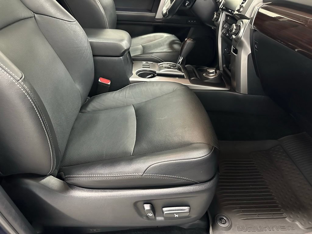 Used 2022 Toyota 4Runner Limited AWD/4WD image 55