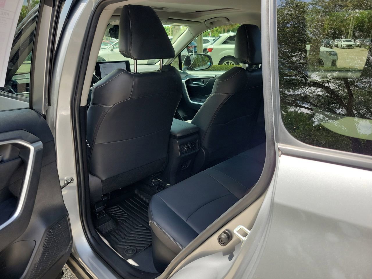 Used 2024 Toyota RAV4 XLE Premium w/ Weather Package AWD/4WD image 10
