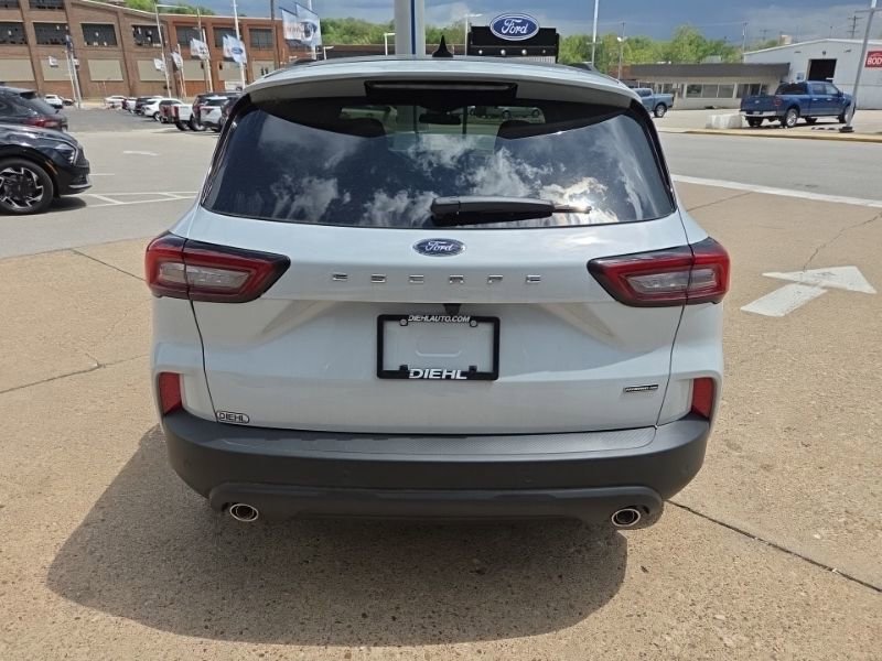 New 2025 Ford Escape ST-Line Select w/ Tech Pack #2 AWD/4WD image 6