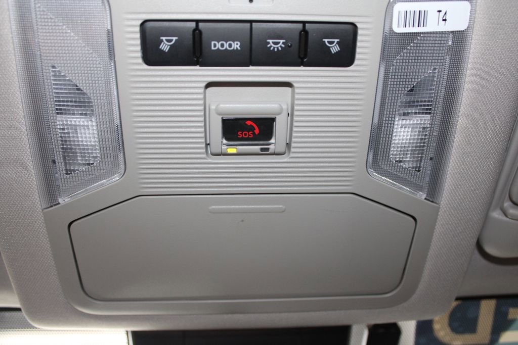 Used 2022 Toyota RAV4 XLE AWD/4WD image 33