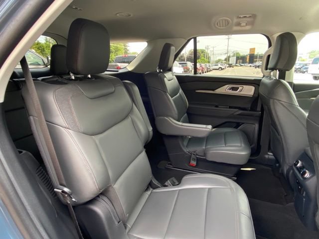 Used 2025 Ford Explorer Active w/ Active Comfort Package AWD/4WD image 24