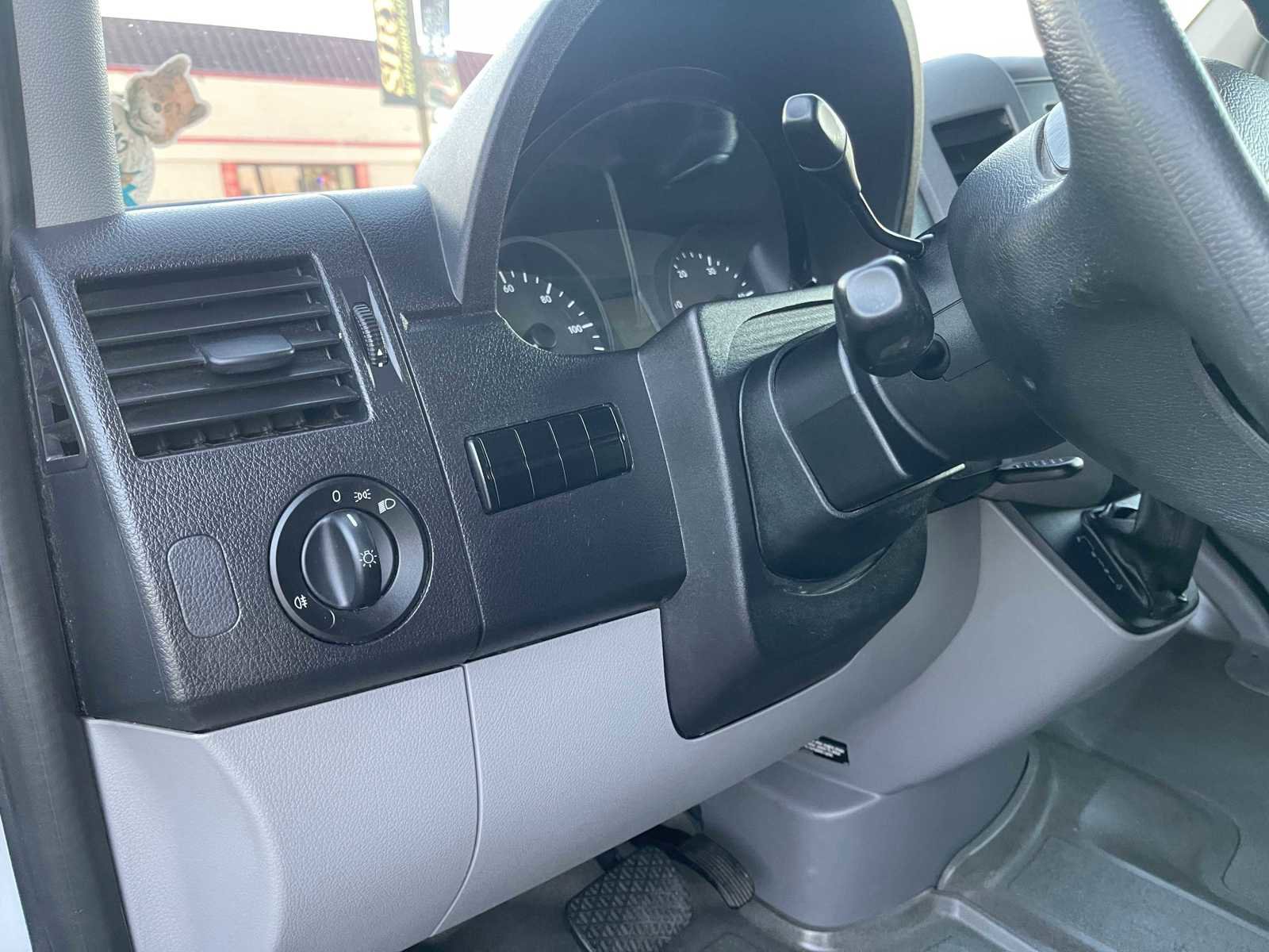 Used 2015 Freightliner Sprinter 2500 image 20