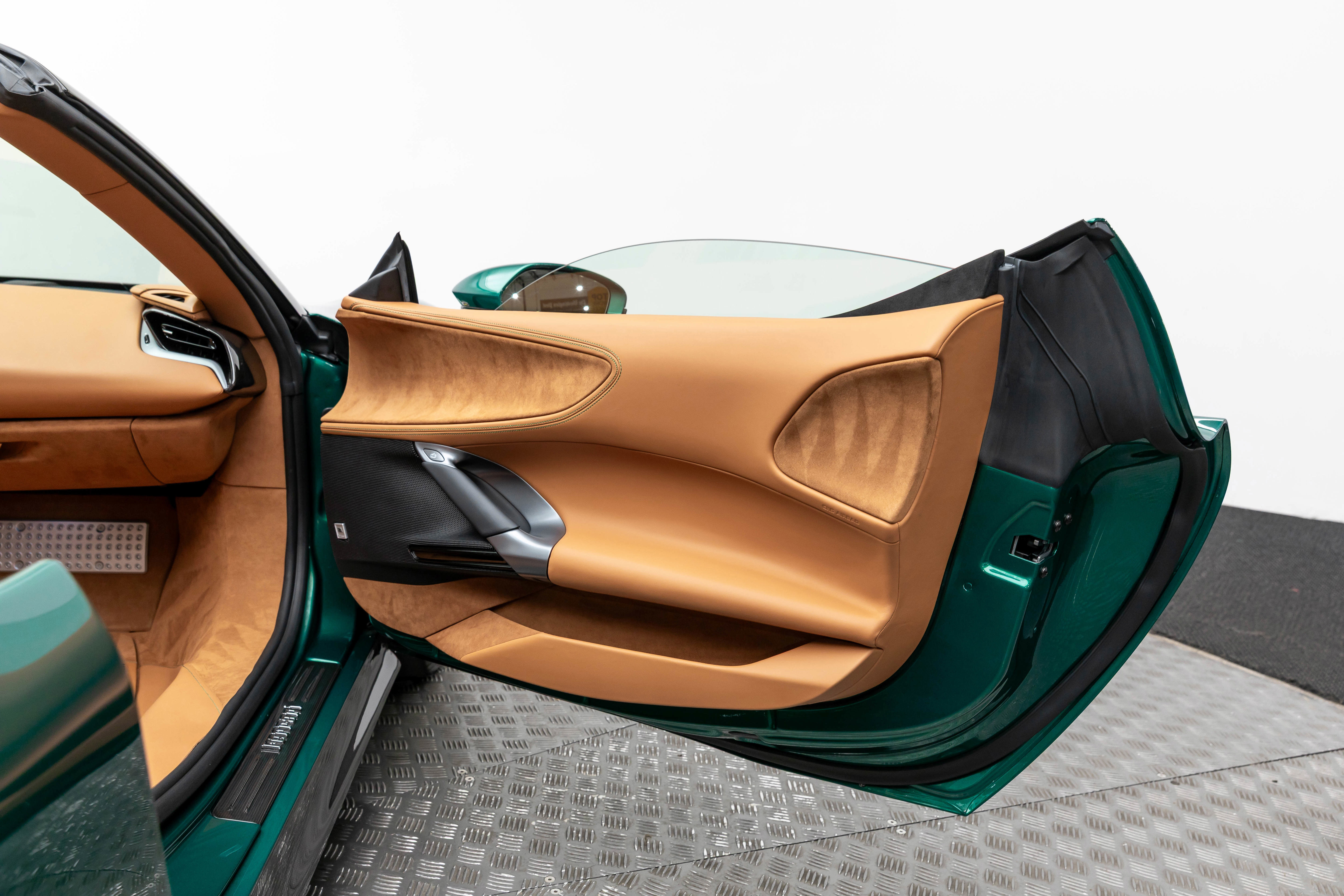 Certified 2024 Ferrari SF90 Spider image 33