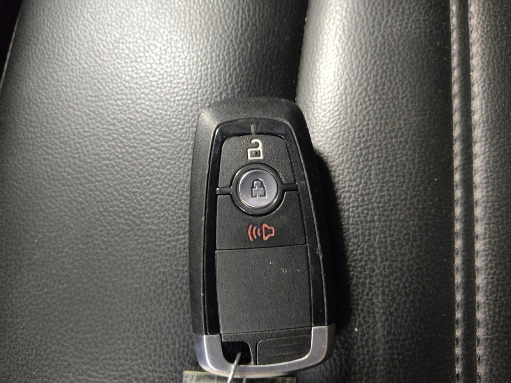 Used 2024 Ford Edge SEL image 32