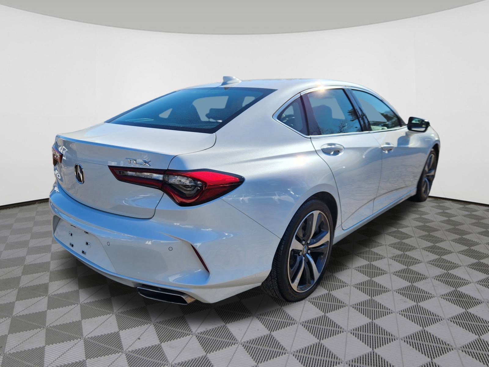 Certified 2025 Acura TLX w/ Technology Package image 4