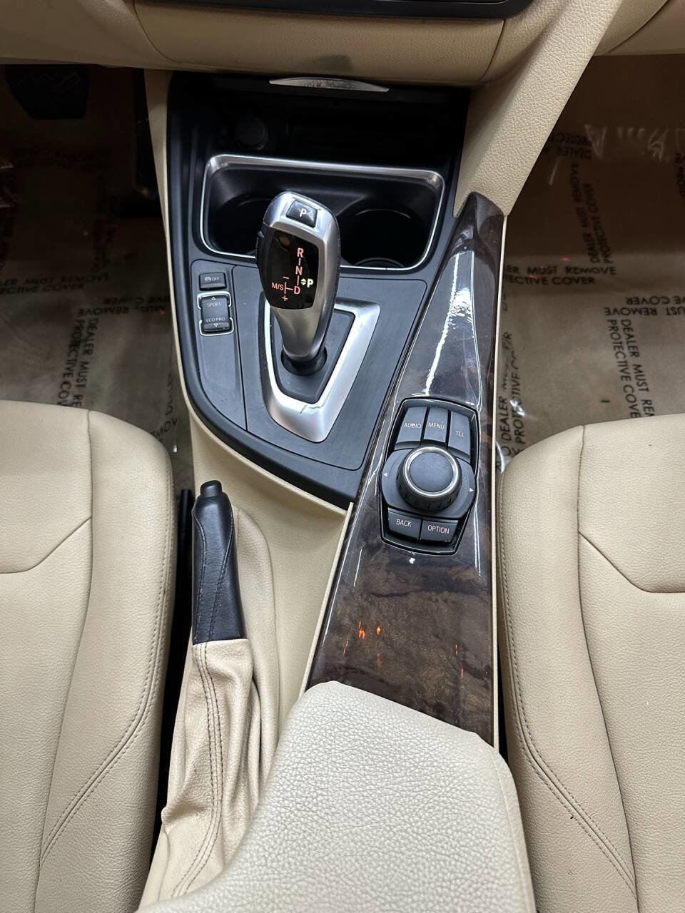 Used 2014 BMW 320i 320i 4dr Sedan image 27