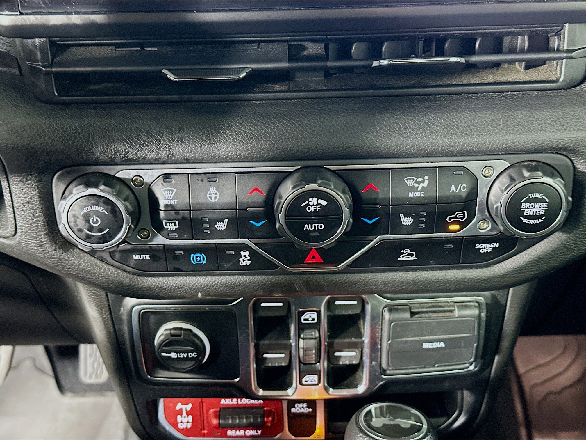 Used 2024 Jeep Wrangler Willys image 22