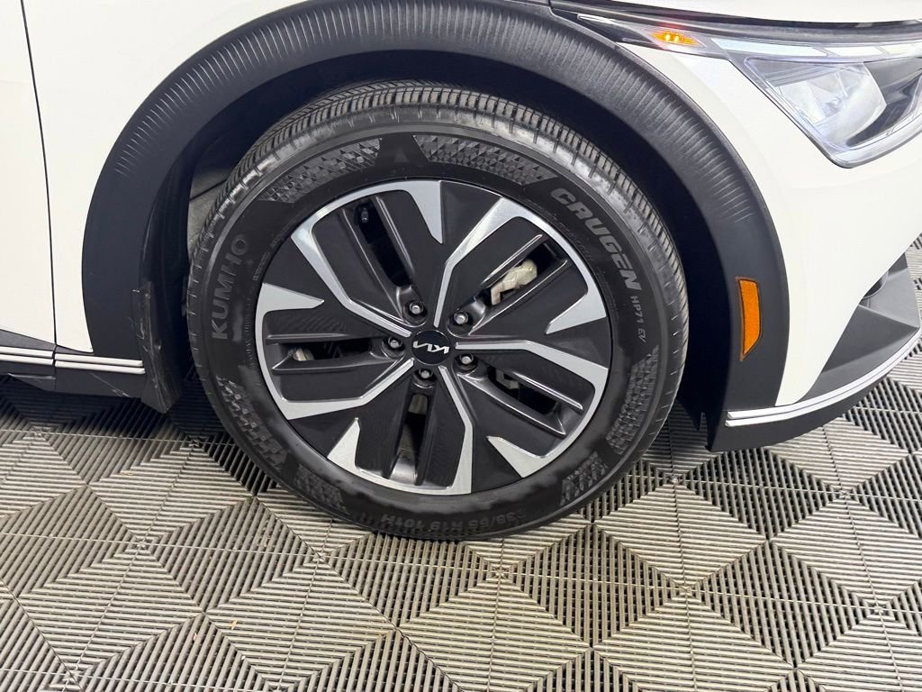 Used 2024 Kia EV6 Light RWD image 11