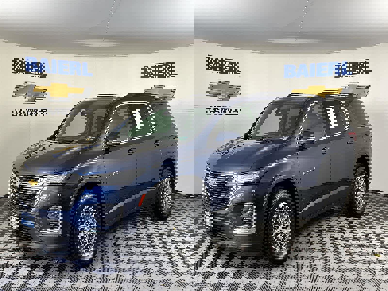 Certified 2023 Chevrolet Traverse LT image 1