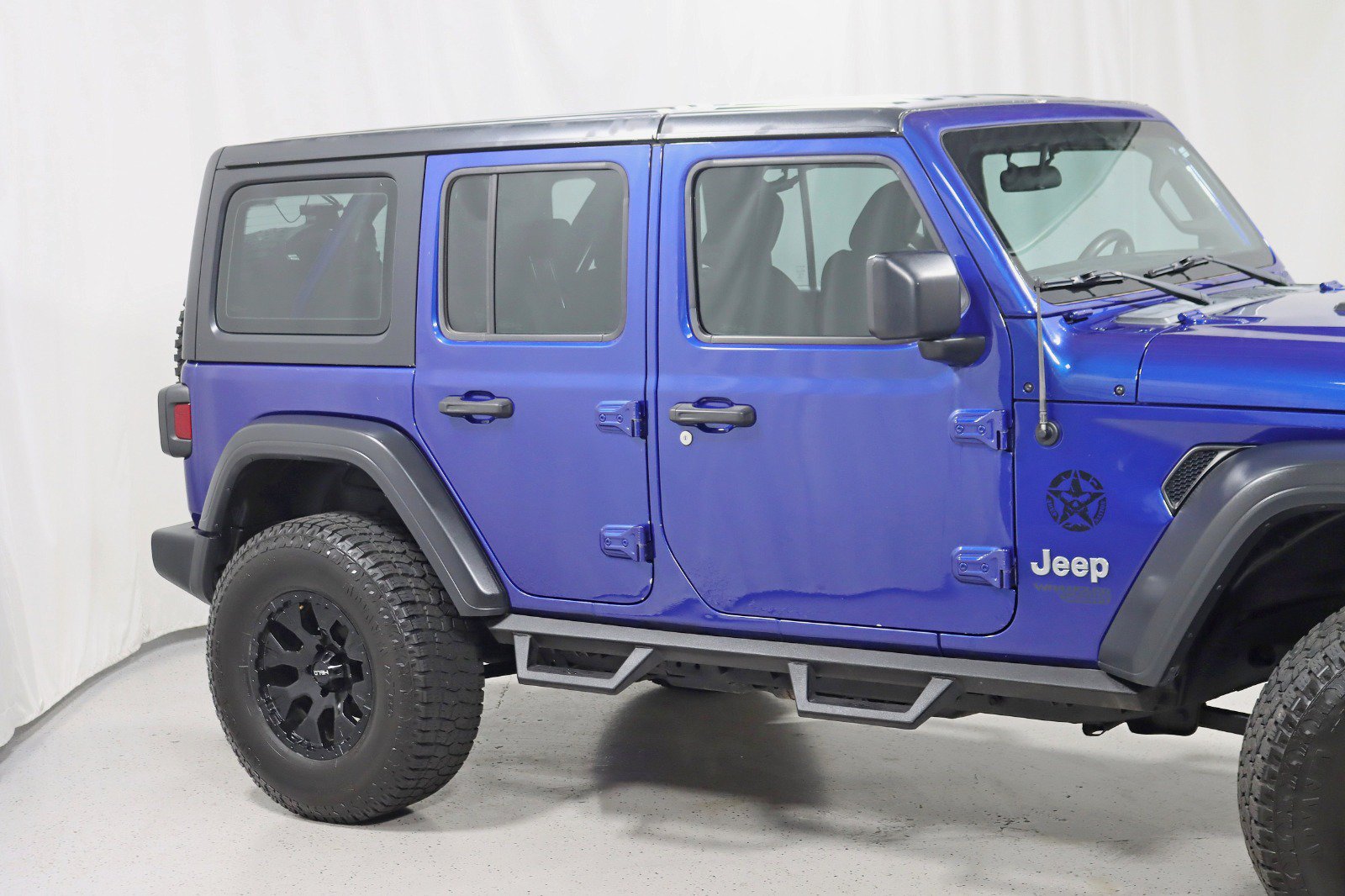 Used 2018 Jeep Wrangler Unlimited Sport AWD/4WD image 3
