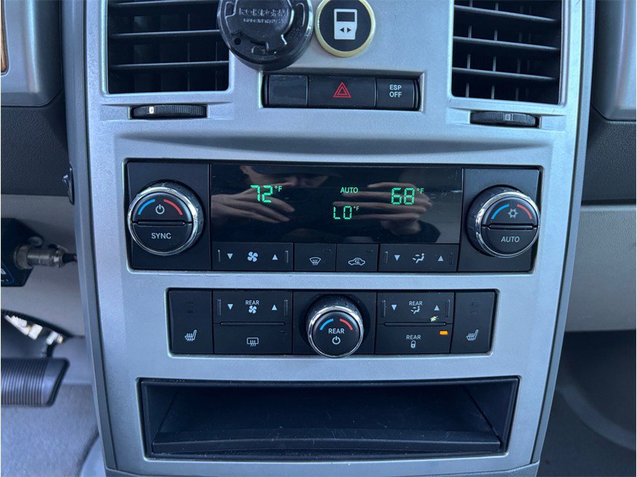 Used 2010 Chrysler Town & Country Limited image 24