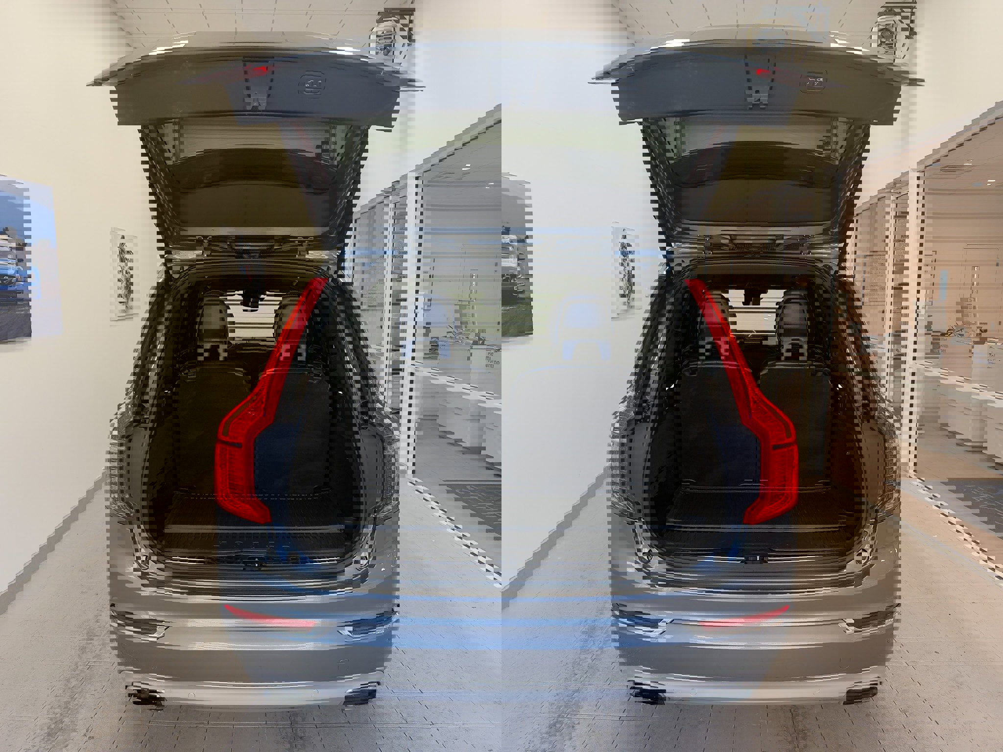 Used 2018 Volvo XC90 T6 Inscription w/ Convenience Package image 6