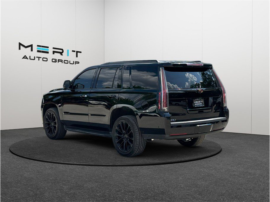 Used 2019 Cadillac Escalade Luxury w/ Escalade Sport Edition AWD/4WD image 7