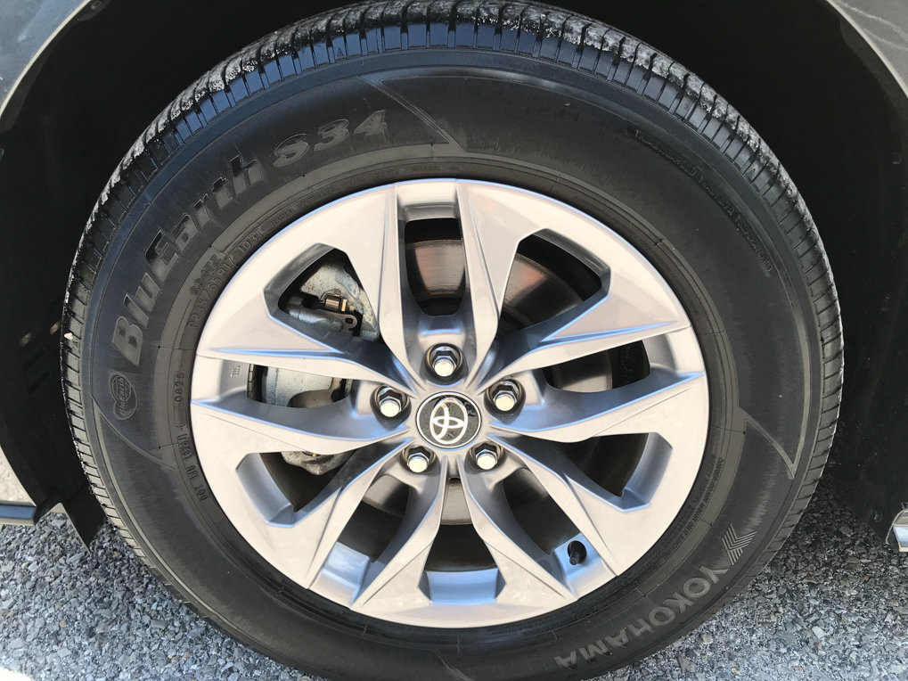Certified 2025 Toyota Sienna XLE AWD/4WD image 12