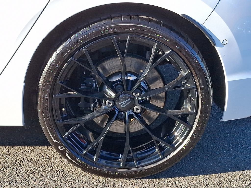 Used 2025 Volkswagen Golf R Black Edition image 6