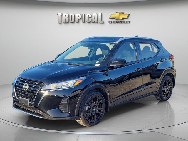 Used 2023 Nissan Kicks SV image 1