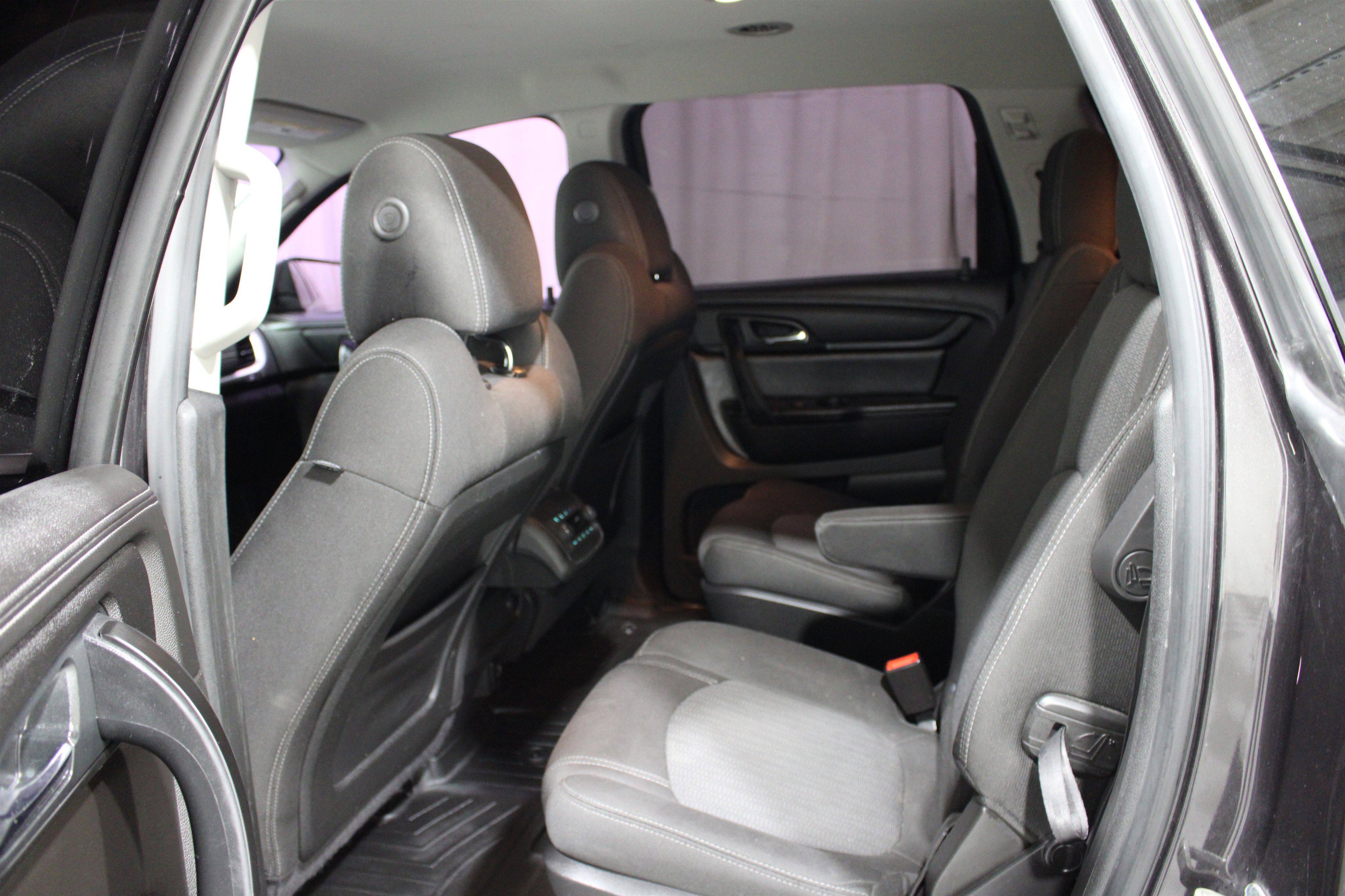 Used 2017 Chevrolet Traverse LT FWD image 17