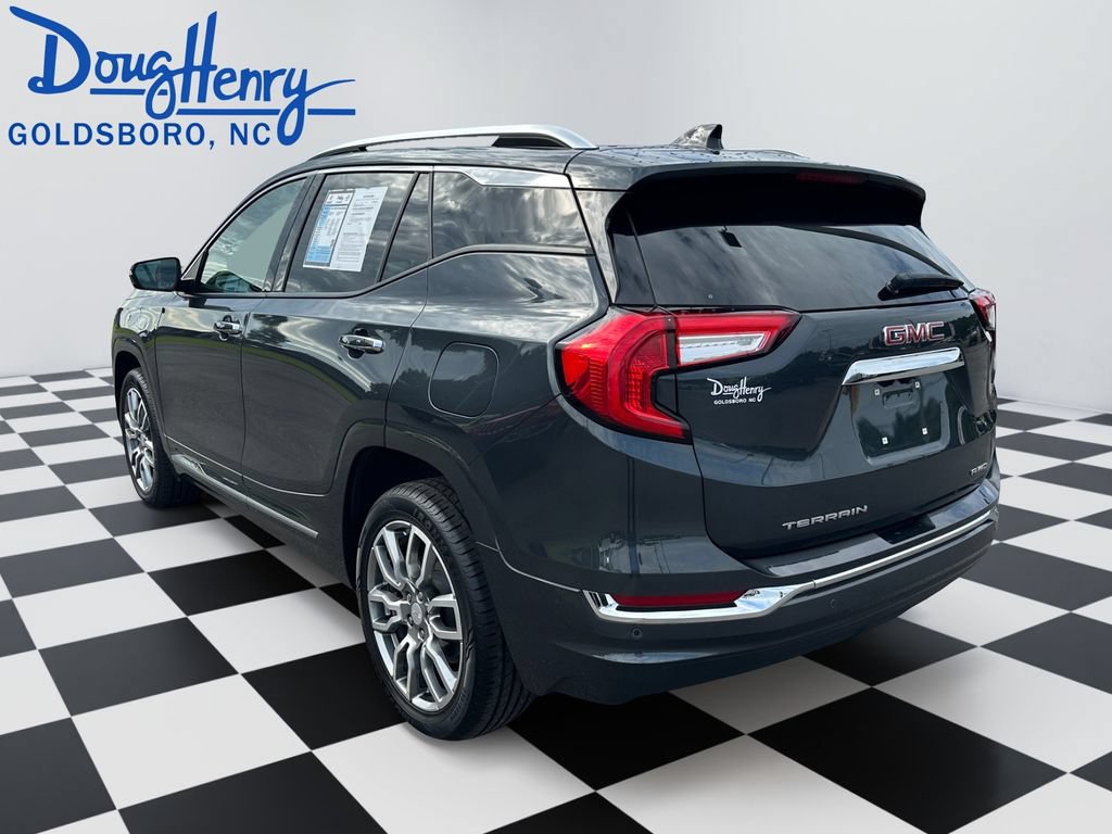 Used 2022 GMC Terrain Denali AWD/4WD image 3