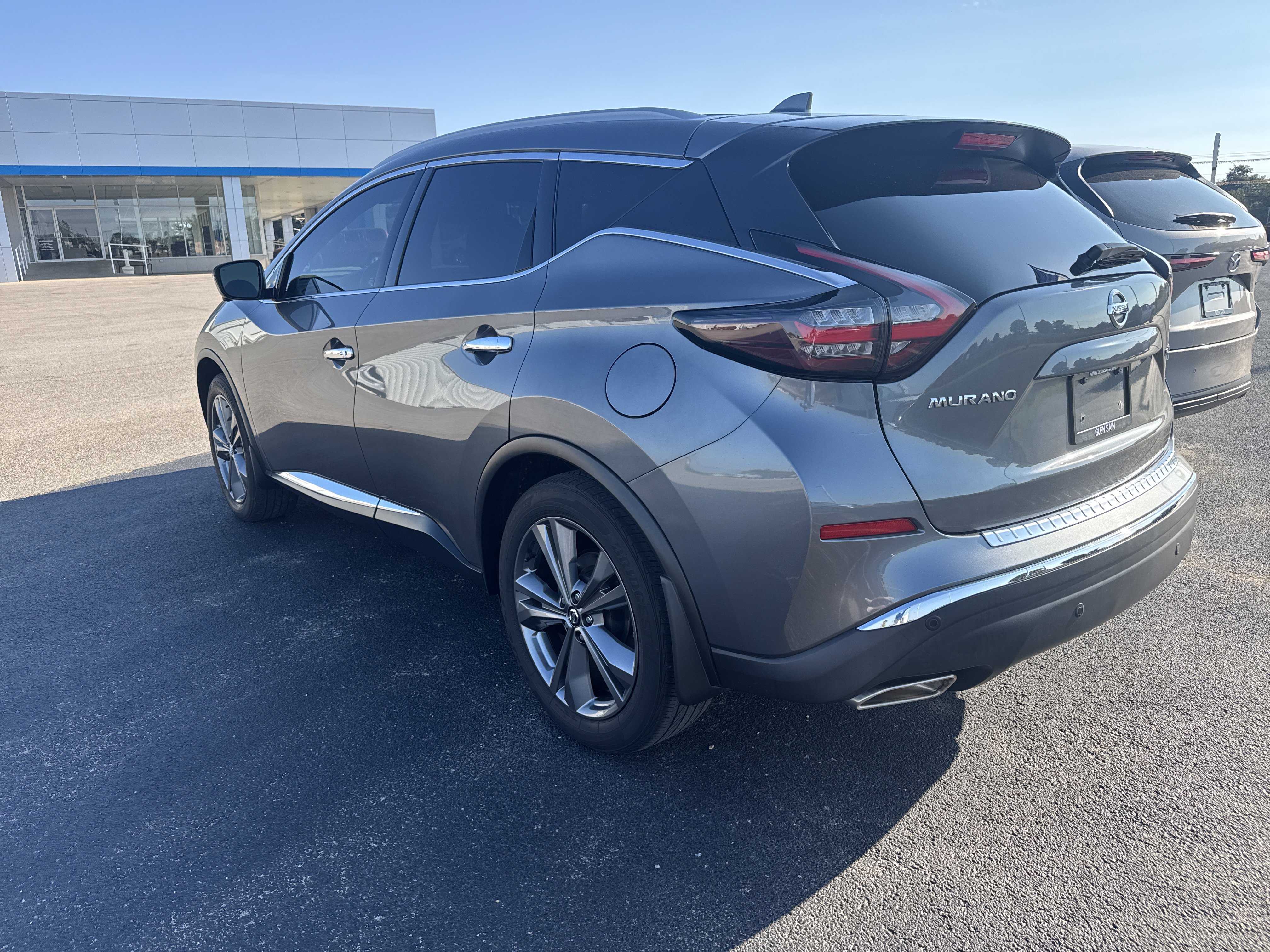 Used 2021 Nissan Murano Platinum image 3