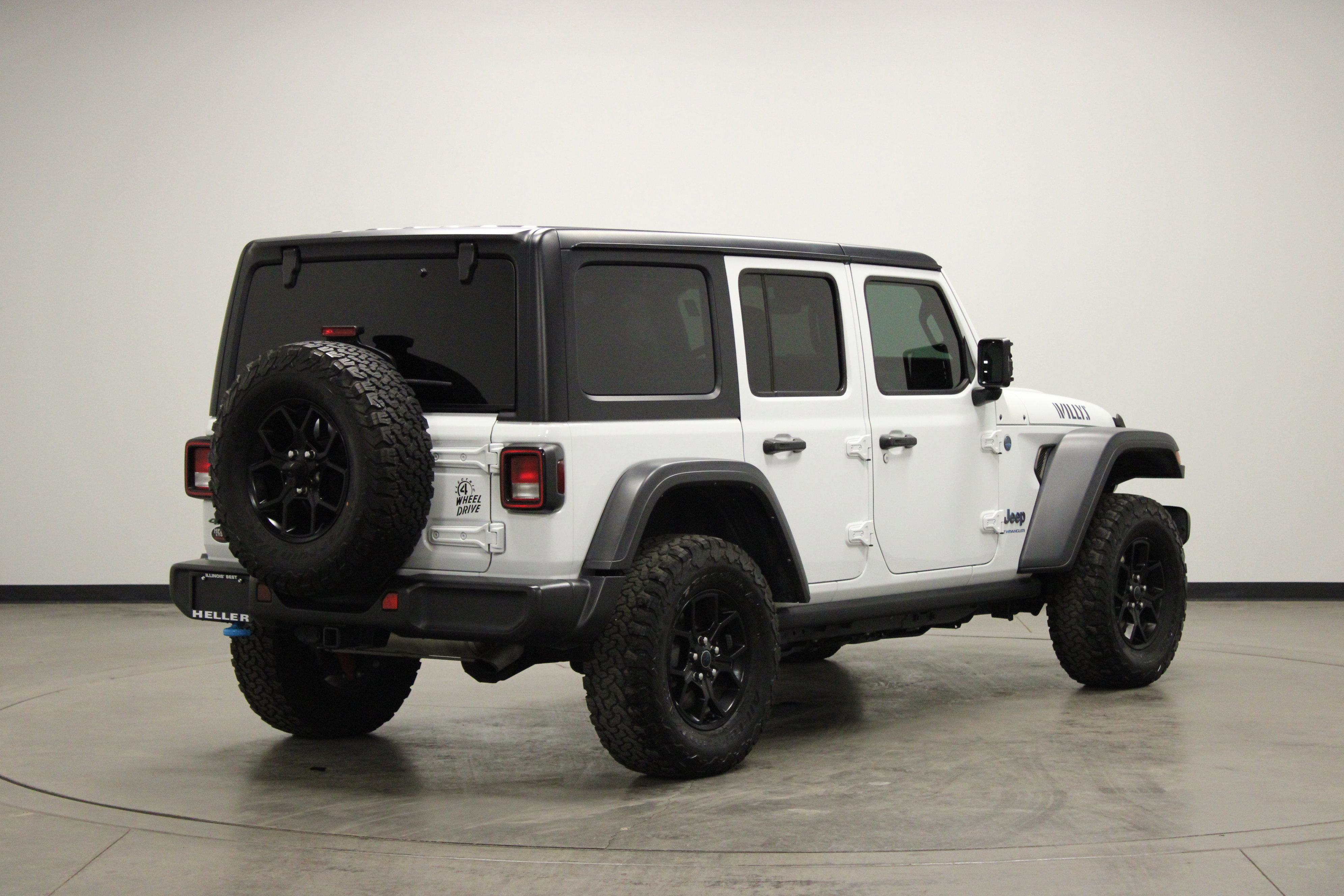 Used 2024 Jeep Wrangler Willys image 8