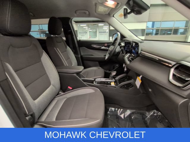 Certified 2025 Chevrolet TrailBlazer LT w/ Convenience Package AWD/4WD image 27