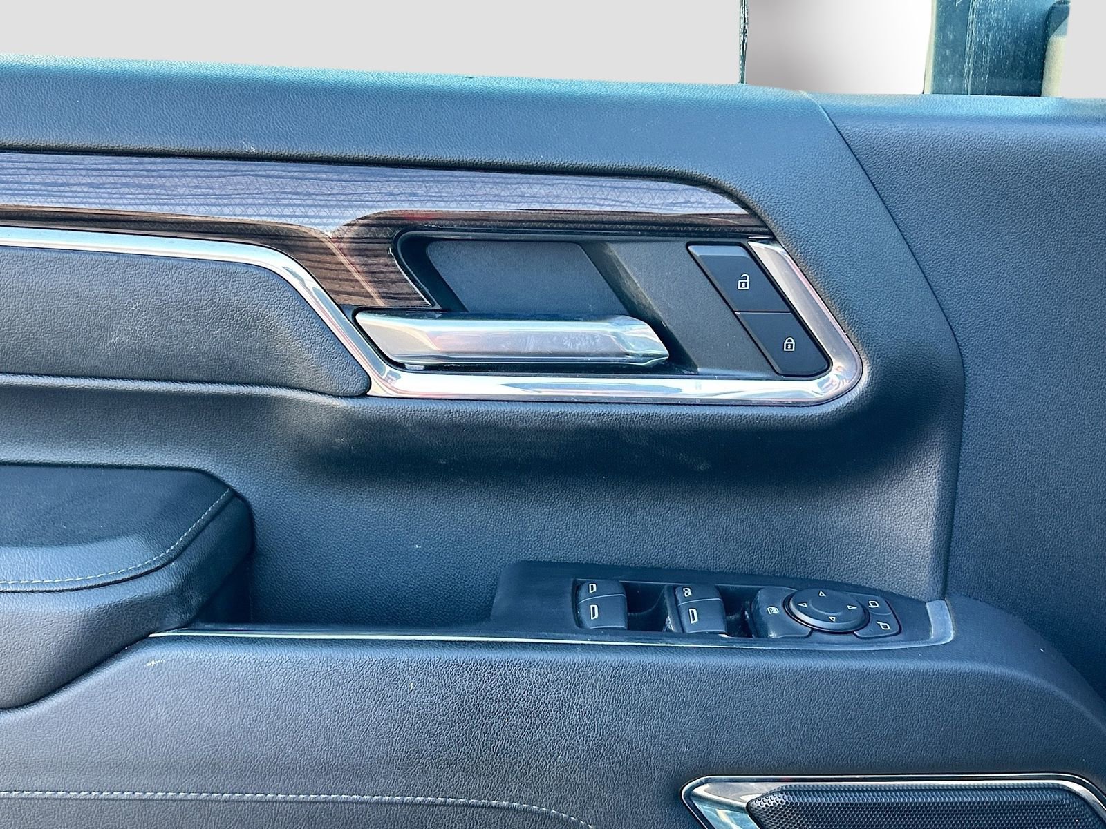 Used 2024 Chevrolet Silverado 2500 LT w/ Z71 Off-Road Package image 25