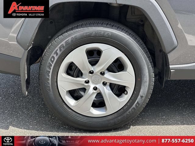 Used 2023 Toyota RAV4 LE AWD/4WD image 12