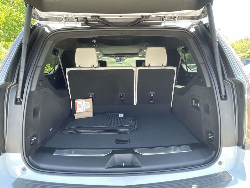 New 2026 Cadillac Escalade ESV Platinum Sport w/ LPO, ONYX Package AWD/4WD image 9